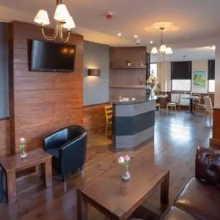 Eagle Hotel Luton Airport-2